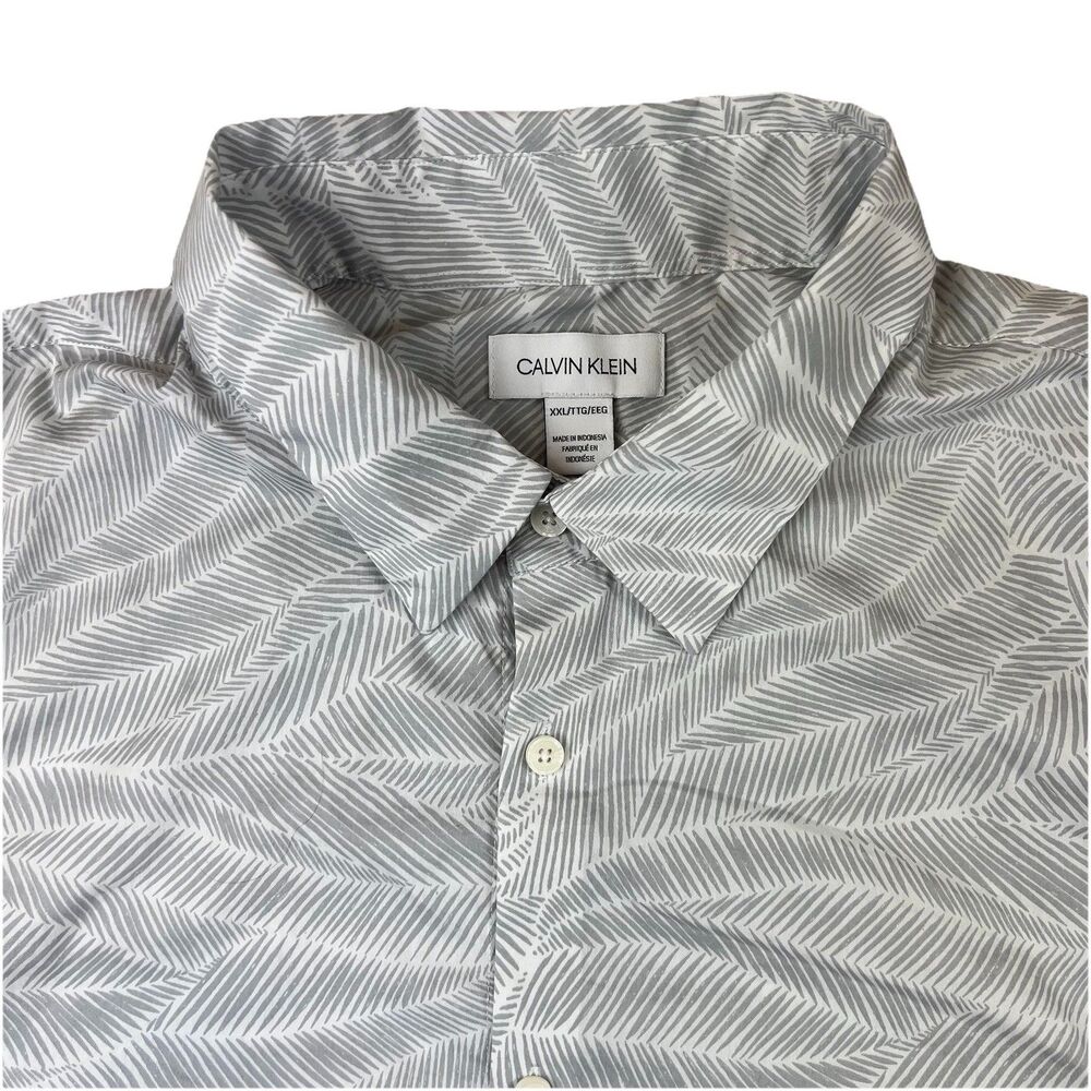 Calvin Klein Men’s XXL Short Sleeve Button Up Shirt Gray White Pattern Casual